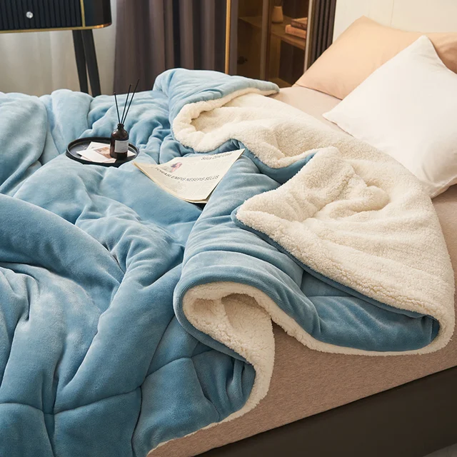 SoftHug luxe warme fleecedeken in een stijlvolle grijze tint, zacht en comfortabel plaid.