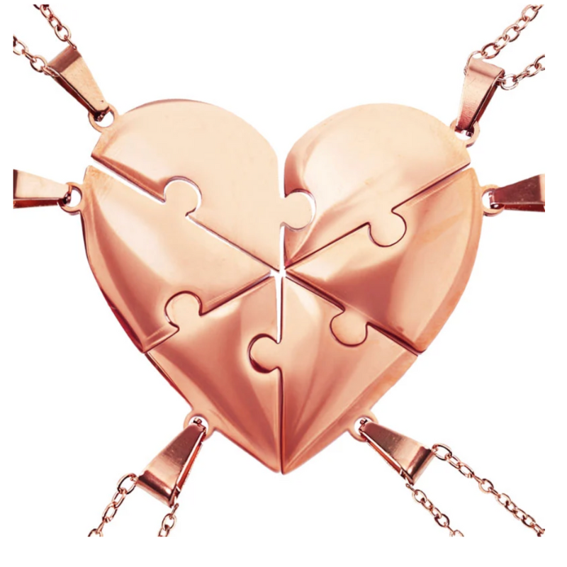 Gepersonaliseerde edelstalen puzzelketting, modern en tijdloos familiestuk.