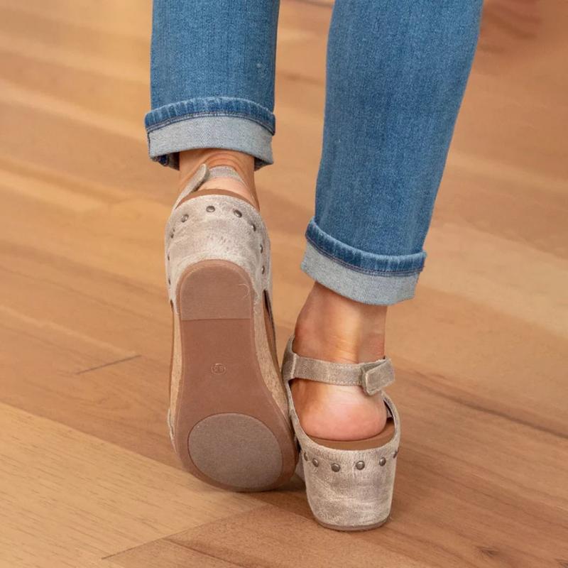 Stijlvolle bruine dames comfort sandalen: orthopedisch, verstelbare bandjes, superieure voetondersteuning.