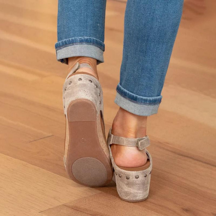 Stijlvolle bruine dames comfort sandalen: orthopedisch, verstelbare bandjes, superieure voetondersteuning.