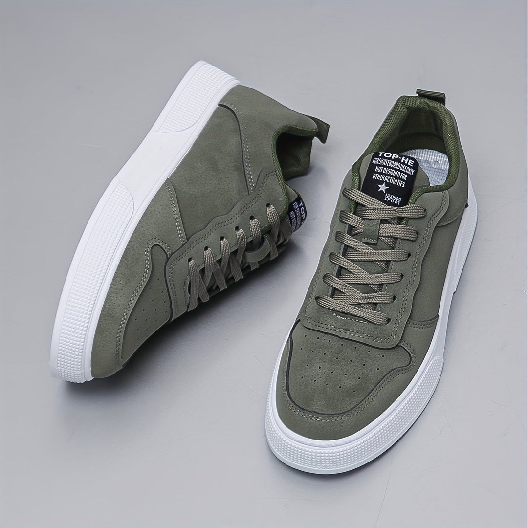 Heren sneakers, comfortabel en trendy, met dikke zool. Ideaal als casual schoenen voor elke gelegenheid.