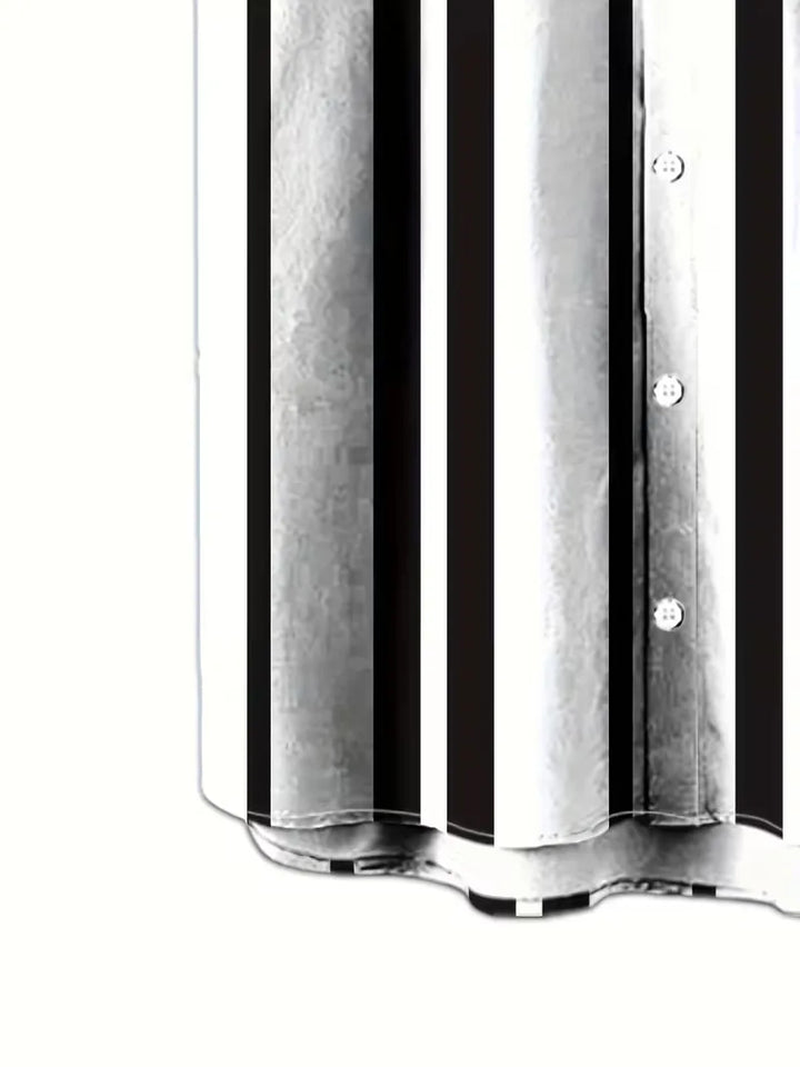 Close-up van heren overhemd korte mouw met duidelijke verticale strepen en V-hals, zomerse casual stijl.