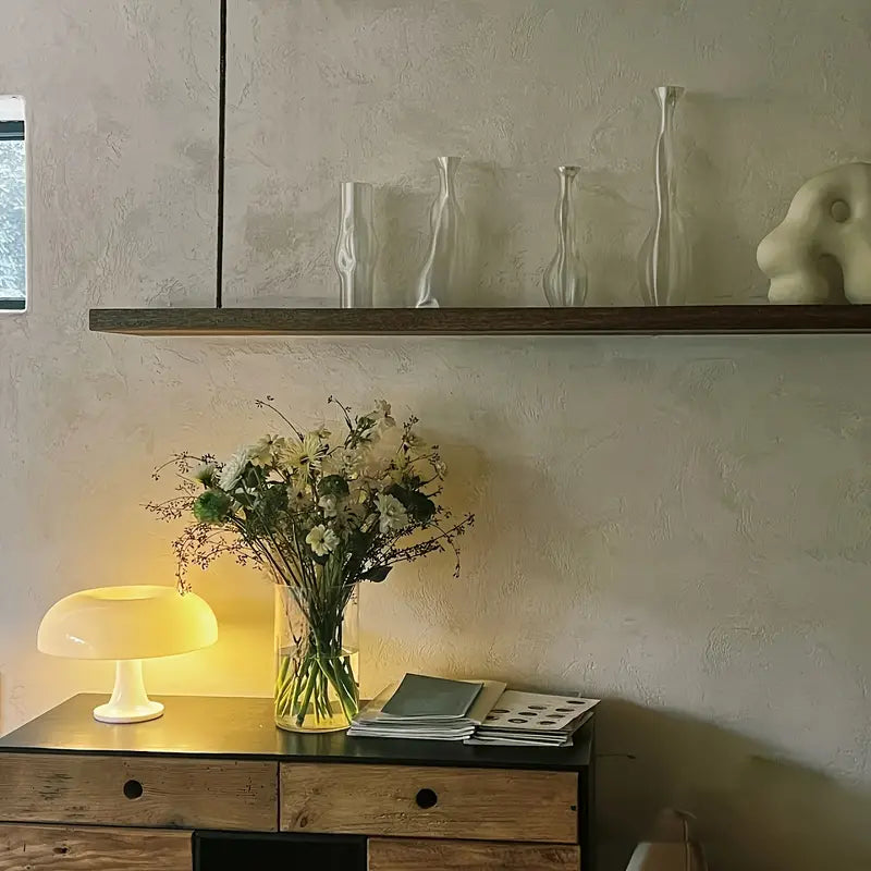 Draagbare LED paddenstoel tafellamp. Creëert een gezellige sfeer in elke ruimte. Luxe en functioneel design.