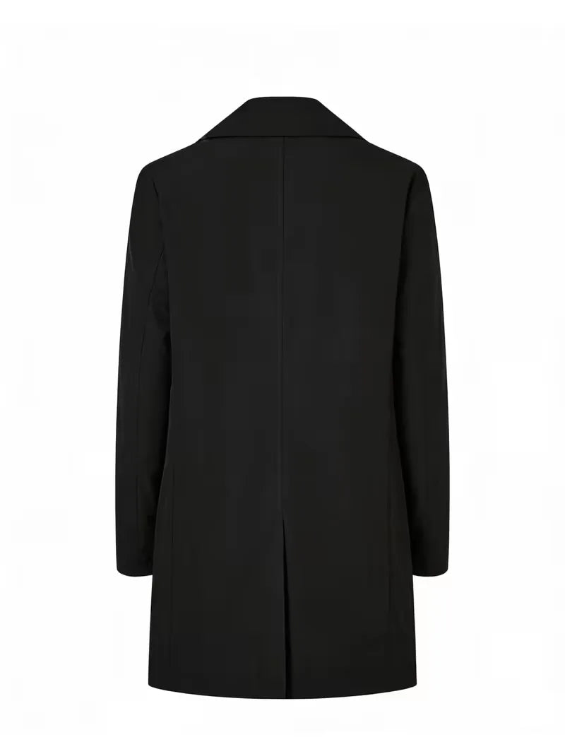 Tijdloze beige slim fit heren overjas, moderne trenchcoat, perfect voor een zakelijke of smart casual look.