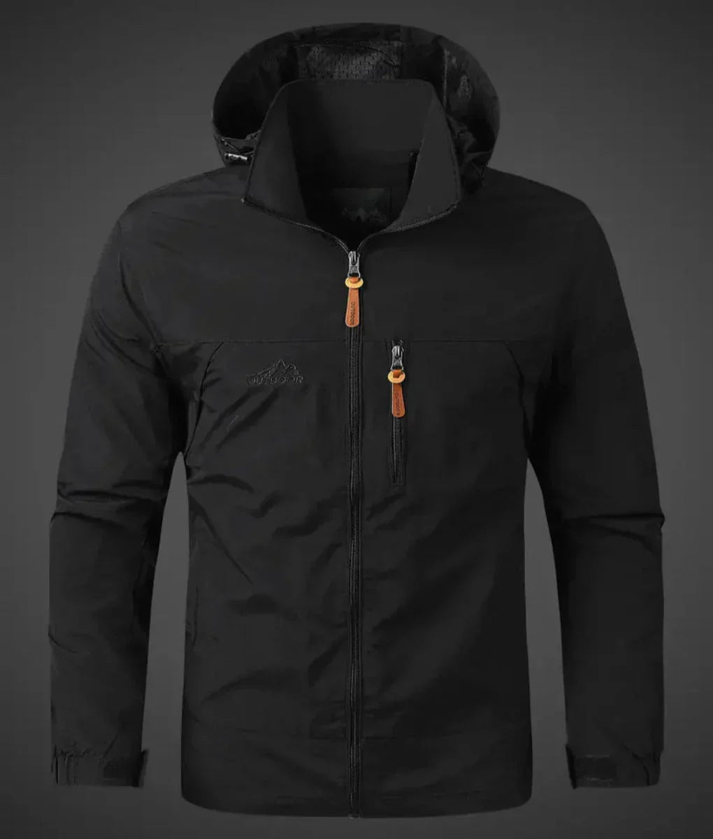 Sportieve heren outdoorjas, lichtgewicht en ademend, geschikt als wandeljas of reisjas voor actieve mannen.