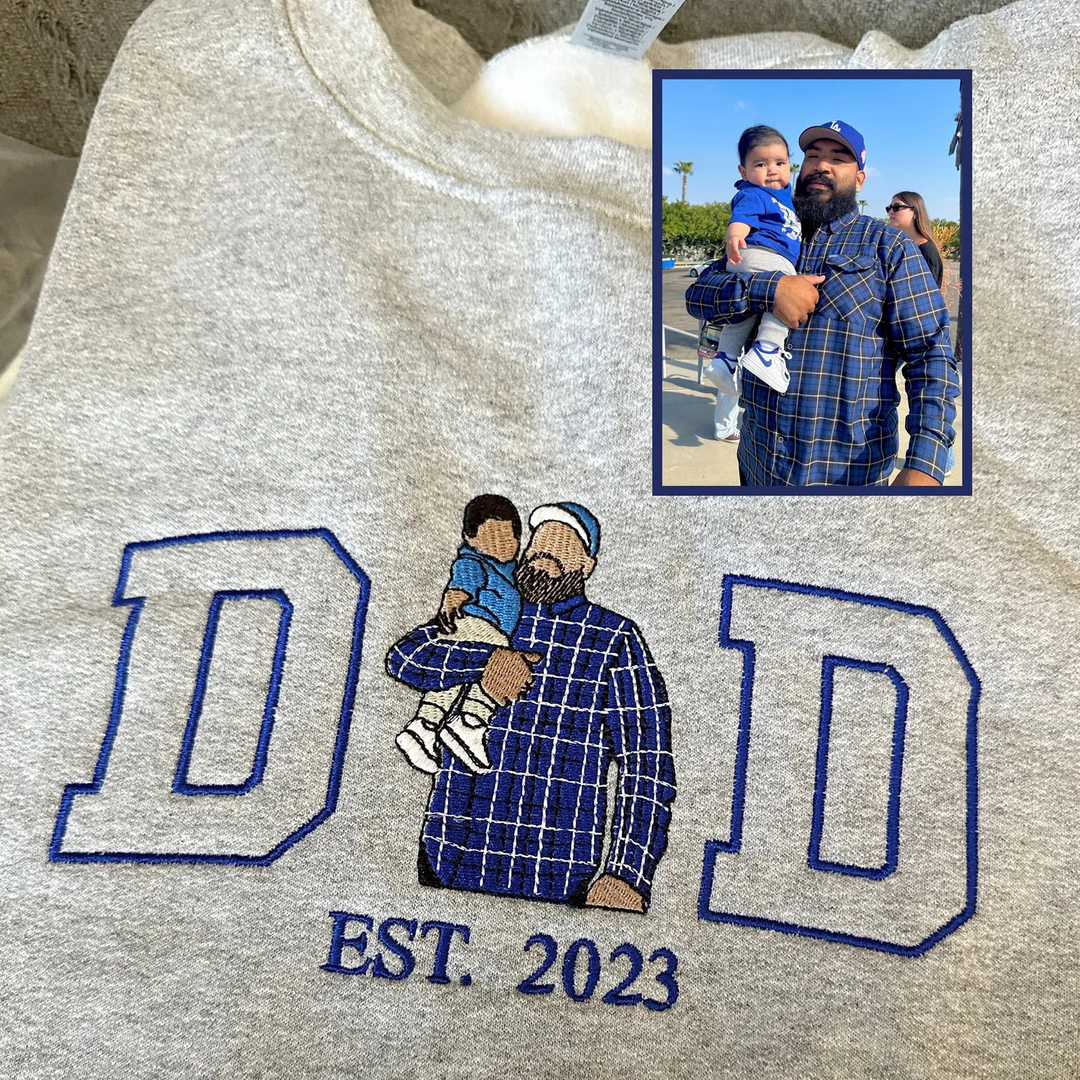Heren gepersonaliseerde hoodie met geborduurde eigen foto, een uniek en comfortabel cadeau.