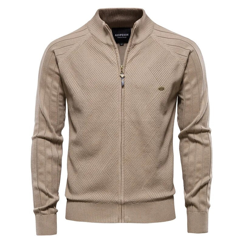 Warm heren collegevest van zachte stof; ideaal voor winterse dagen en comfort.