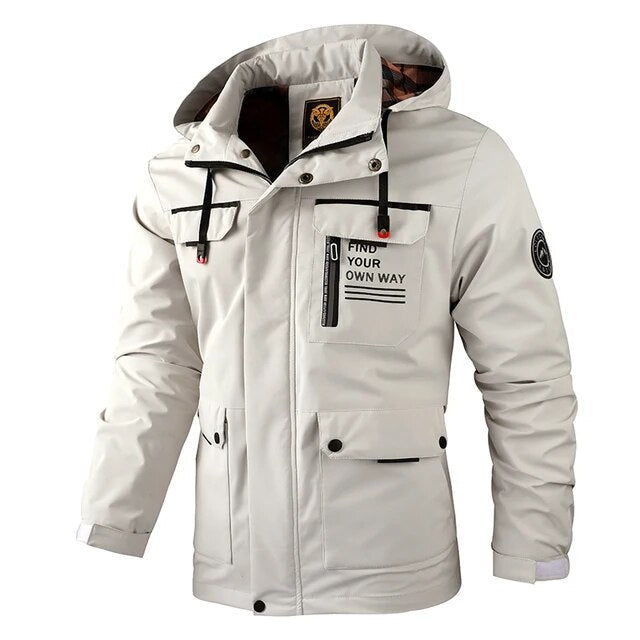 Heren winterparka, functioneel en stijlvol, met rits- en knoopsluiting.