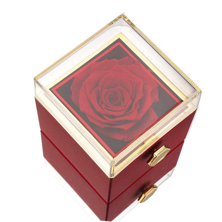 Prachtige eeuwige roos in luxueuze box, een blijvend persoonlijk geschenk voor Valentijnsdag of jubileum.