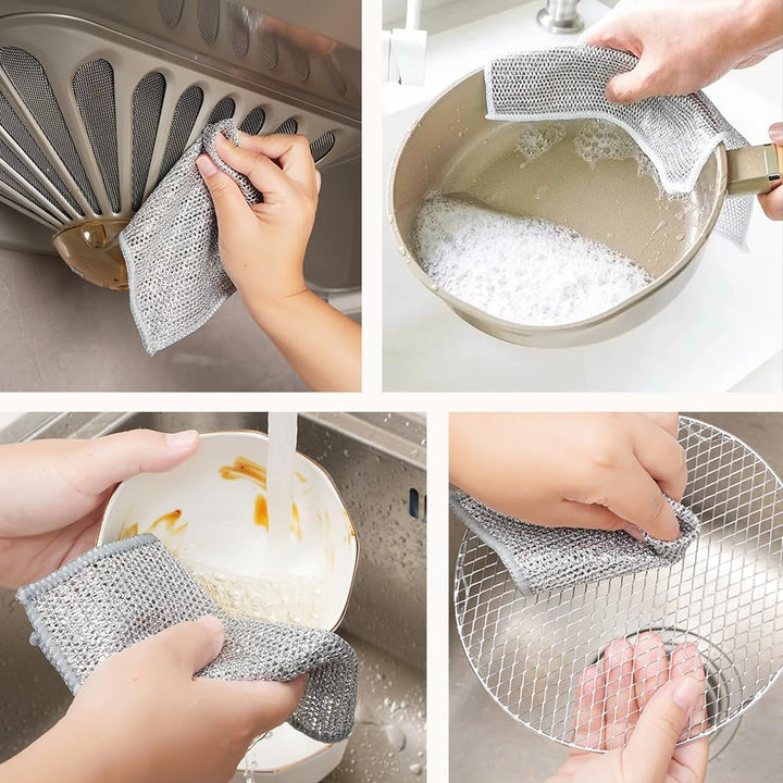 Draadreinigingsdoek in gebruik, verwijdert moeiteloos vlekken op aanrecht en kookplaat. Essentieel voor keukenreiniging.