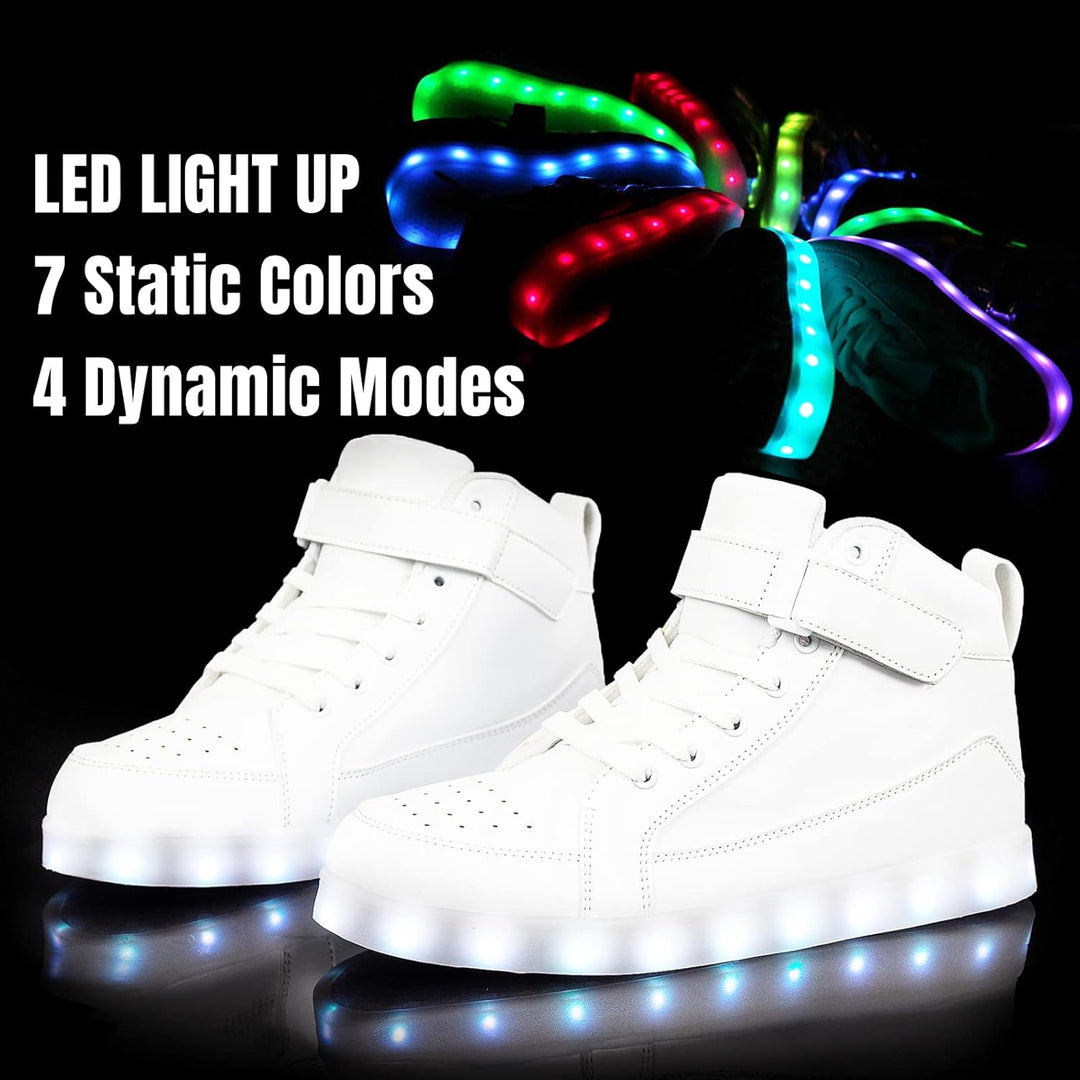 Moderne lichtgevende LumaBoost schoenen, oplaadbaar, voor een trendy en jeugdige uitstraling.