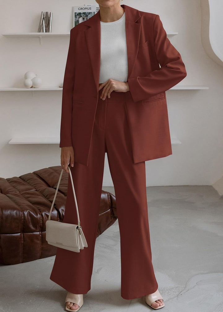 Comfortabele dames Mia kleding: complete set met wijde pantalon en bijpassende blazer.