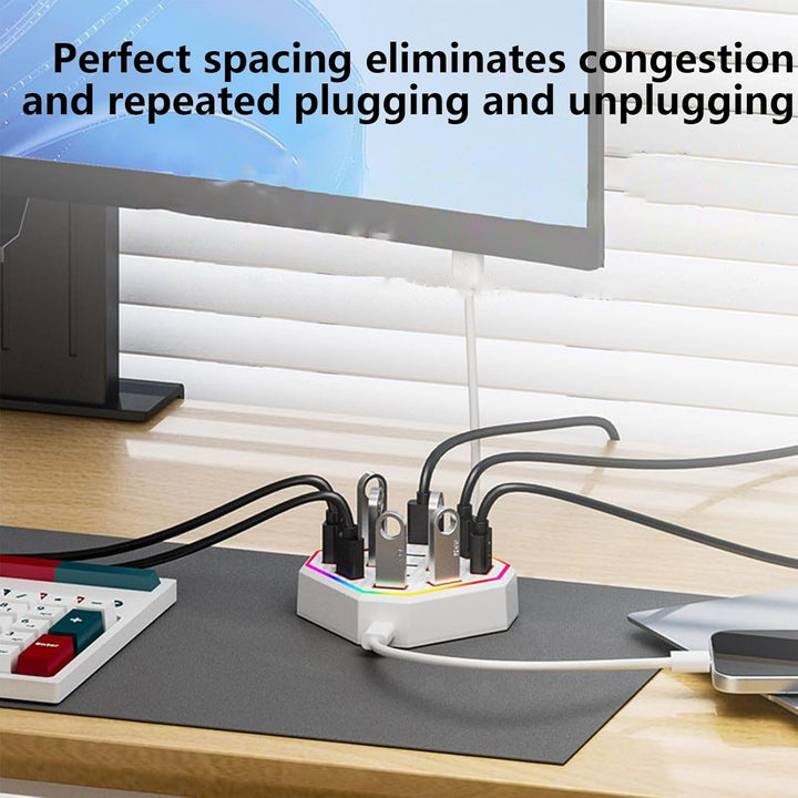 Optimaliseer je werkplek met Lumora's 13-poorts USB-C dockingstation, zwart, inclusief RGB-verlichting.