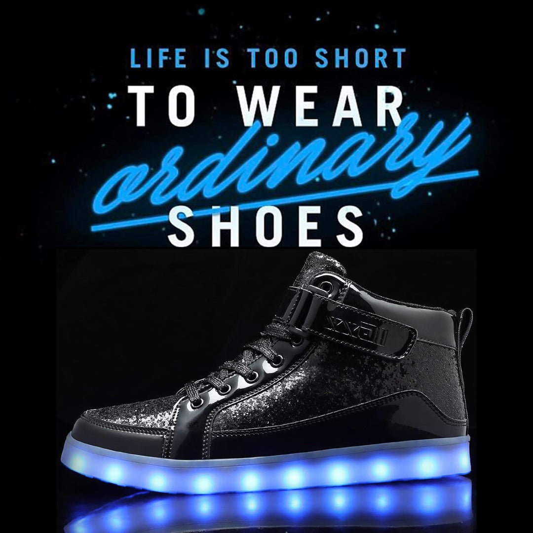 Moderne lichtgevende LumaBoost sneakers, oplaadbaar, voor een statement look.
