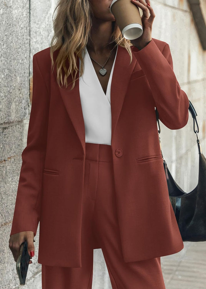 Stijlvolle dames Mia pantalon set, met een modieuze oversized blazer in trendy kleur.