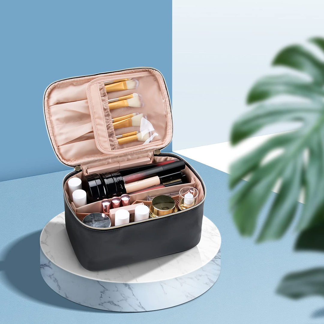 Make-up reisetui met aanpasbare verdelers, voor een opgeruimde toilettas.