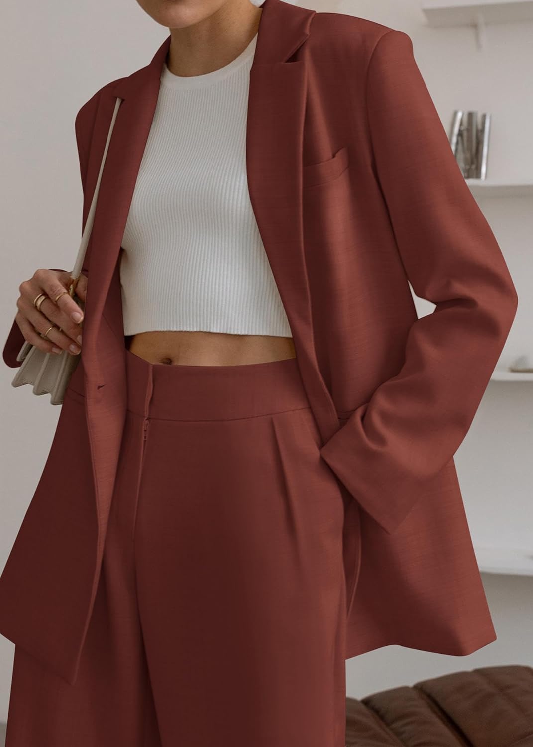 Modieuze Mia dames blazer set met losvallende pasvorm, perfect voor een eigentijdse look.