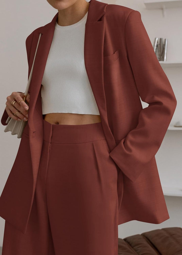 Modieuze Mia dames blazer set met losvallende pasvorm, perfect voor een eigentijdse look.
