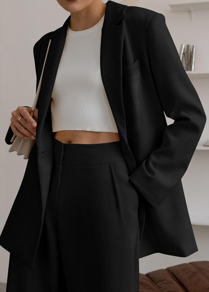 Zakelijke dames outfit: Mia pantalon set met elegante blazer, tijdloos design.