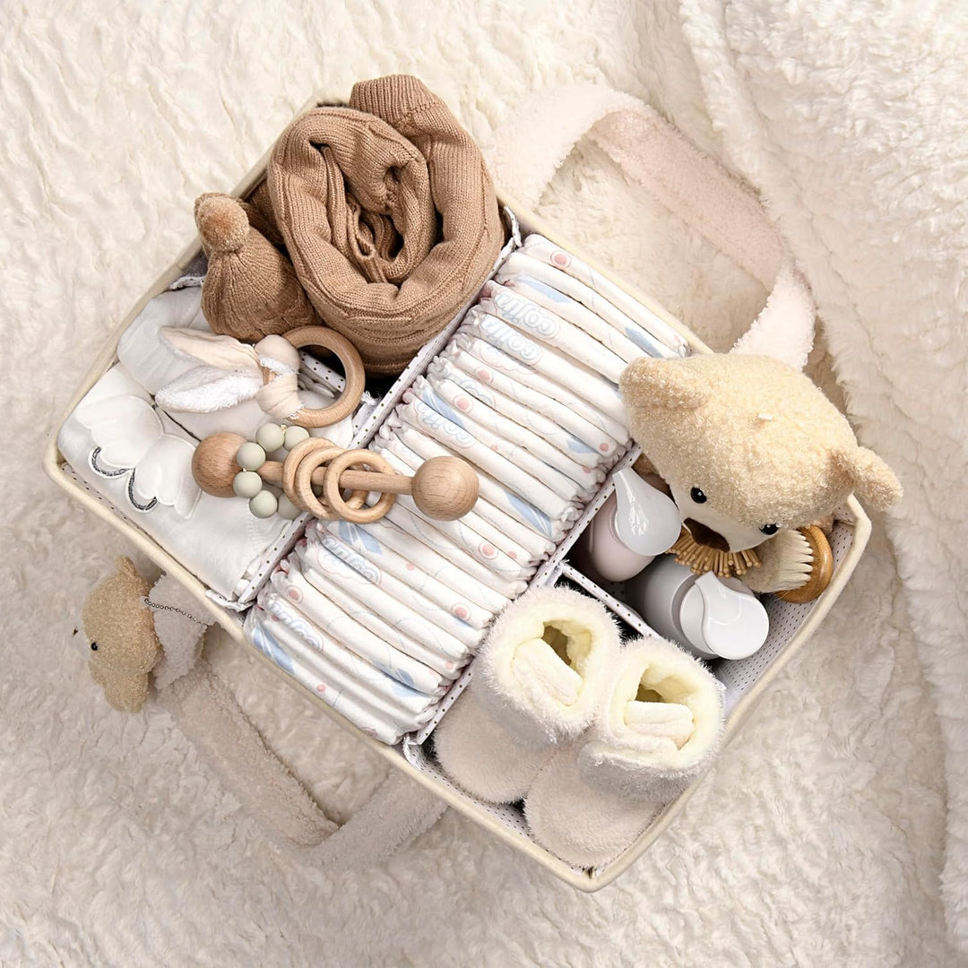 Groene Elvoria sherpa caddy, met handige compartimenten voor de babykamer.