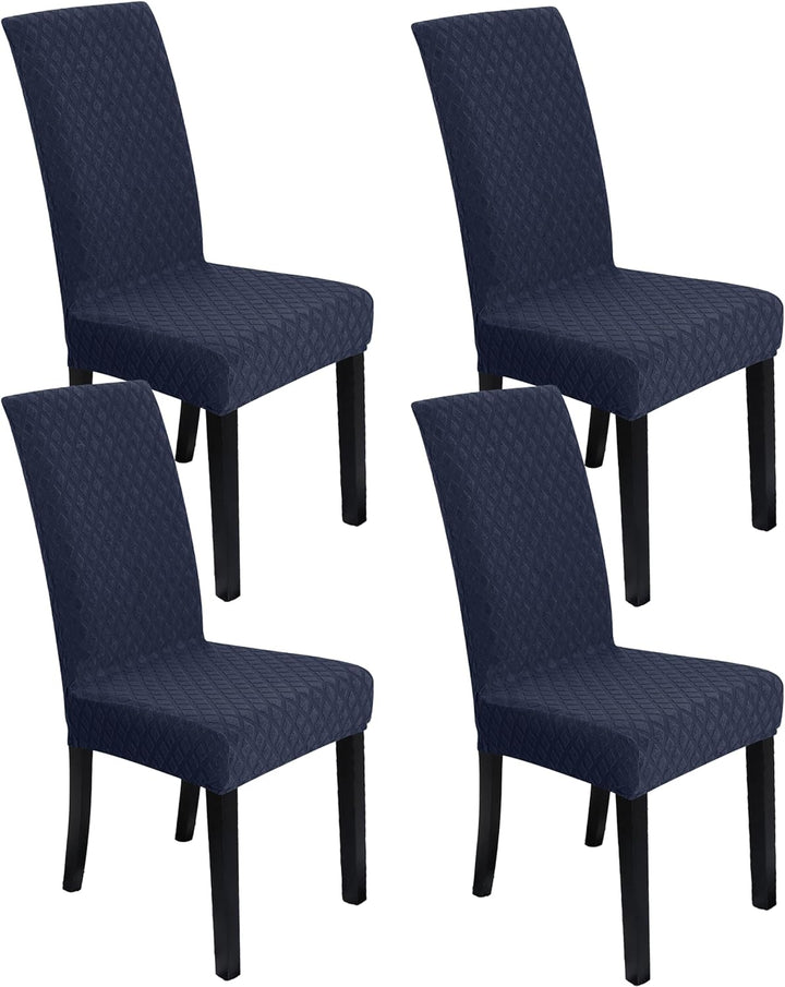 Zachte rekbare stoelhoezen set, voegt comfort en stijl toe aan de eetkamer.