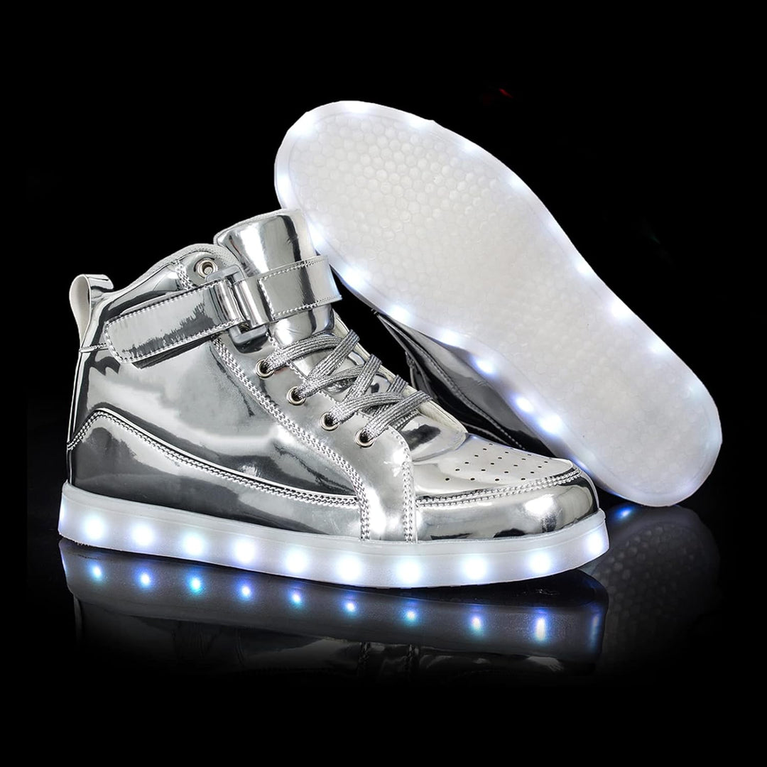Festivalschoenen LumaBoost: oplaadbare LED sneakers, lichtgevend en klaar om te schitteren.