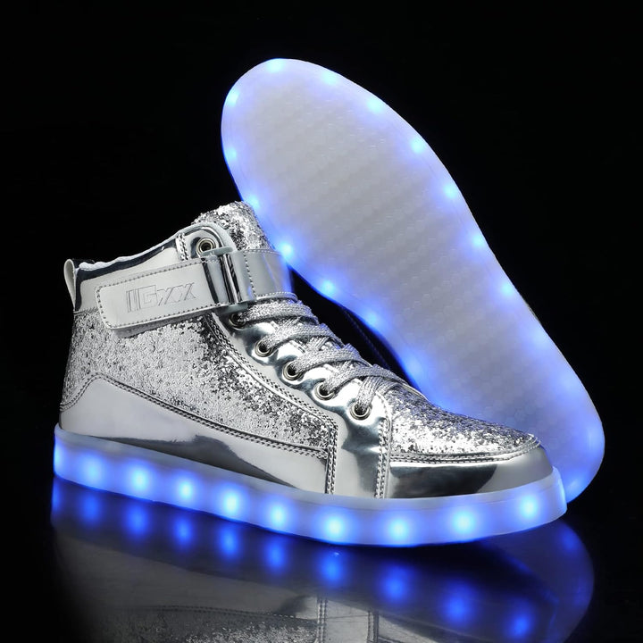 Comfortabele LumaBoost LED schoenen, unisex, oplaadbaar en geschikt voor alle leeftijden.