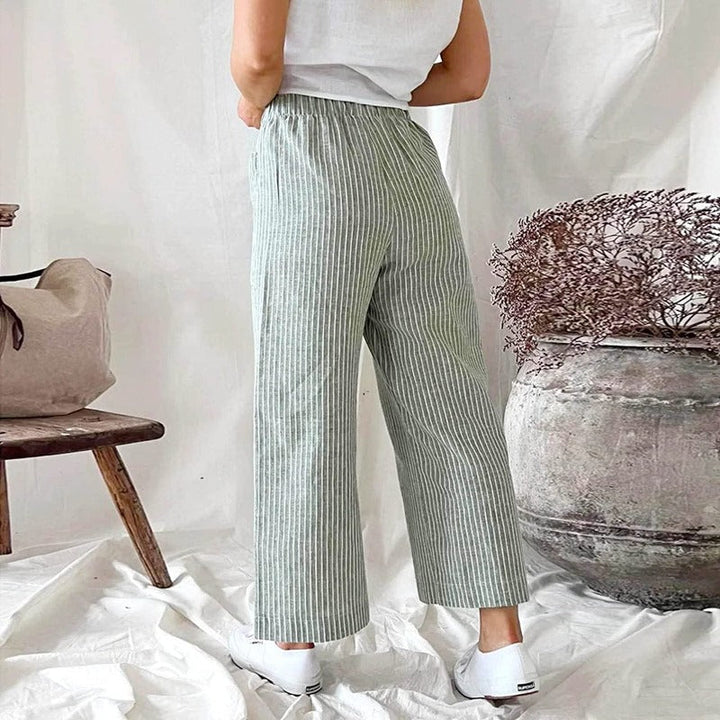 Stijlvolle en comfortabele damesbroek voor lente en zomer. Veelzijdig voor zowel casual als elegante outfits.