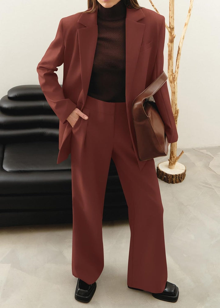 Chique zakelijke dames Mia set, perfect voor een indrukwekkende en comfortabele outfit.