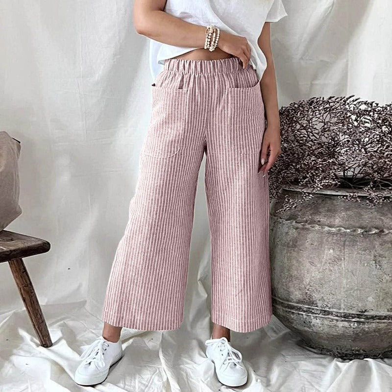 Comfortabele dames zomerbroek met losse pasvorm, ideaal voor warme dagen en een relaxte stijl.