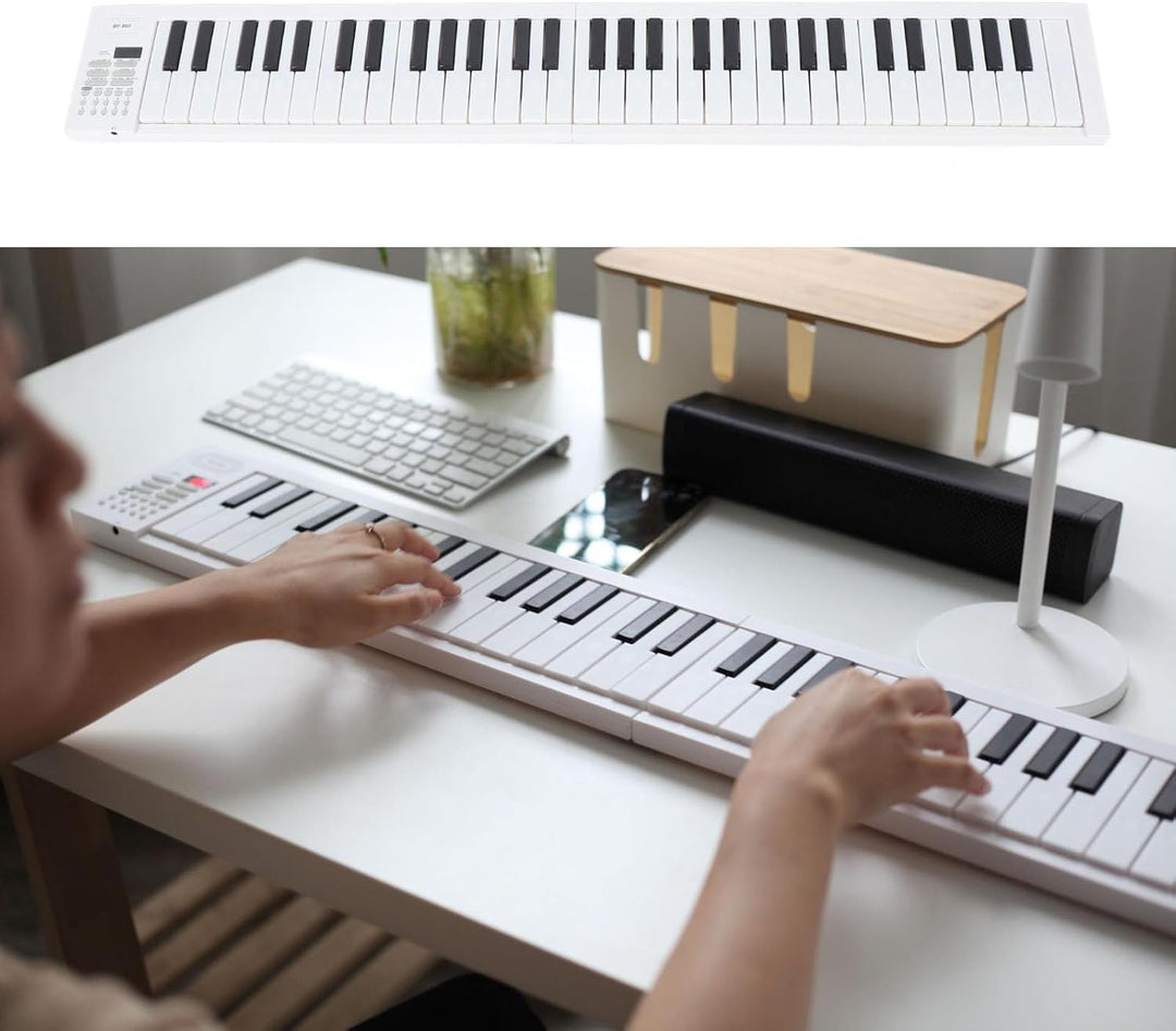 Bedieningspaneel van de 61-toets digitale piano, met knoppen voor opname, afspelen en volume.