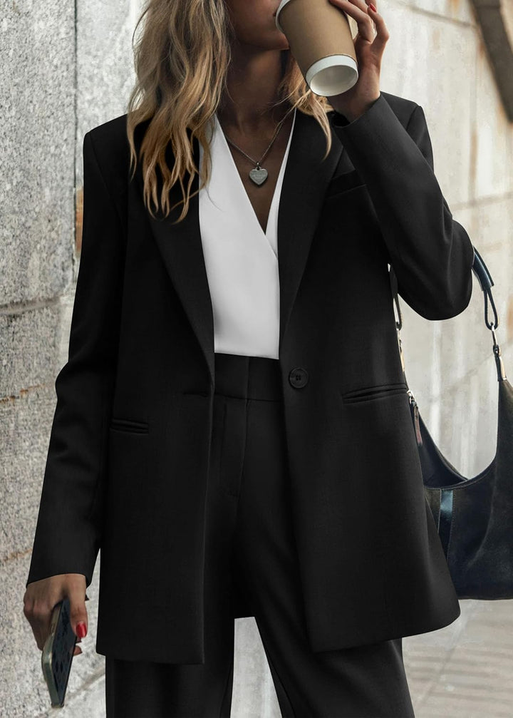 Elegante dames Mia set, bestaande uit een comfortabele blazer en wijde pantalon.