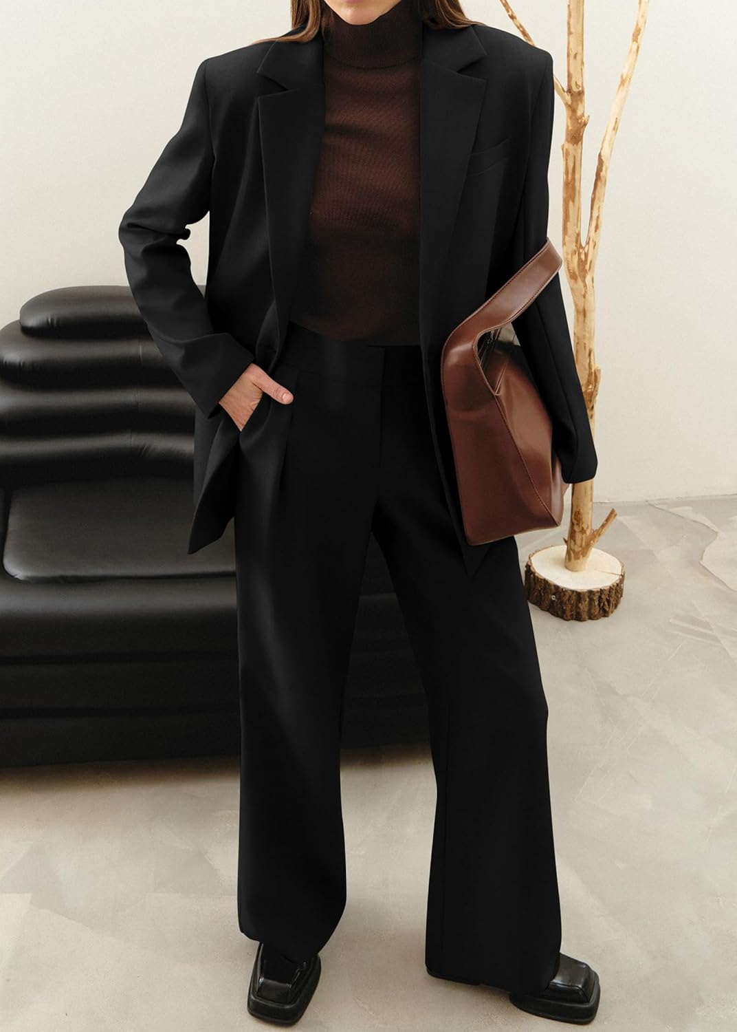 Dames mode Mia: comfortabele pantalon set met wijde broek en modieuze blazer.