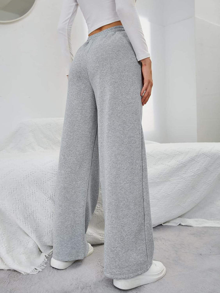 Casual en sportieve dames joggingbroek, perfect voor dagelijks comfort. Zachte stof en relaxte pasvorm.