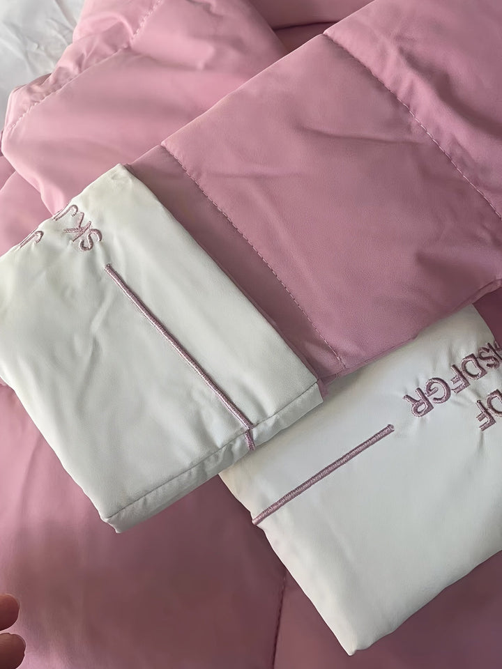 Warme lange meisjes winterjas met capuchon, geschikt als schooljas en comfortabele speelkleding.