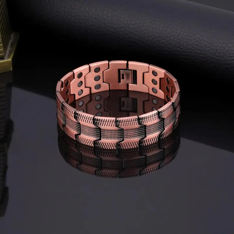 Comfortabele unisex magnetische polsband gedragen, ondersteunt energie, balans en welzijn in het dagelijks leven.