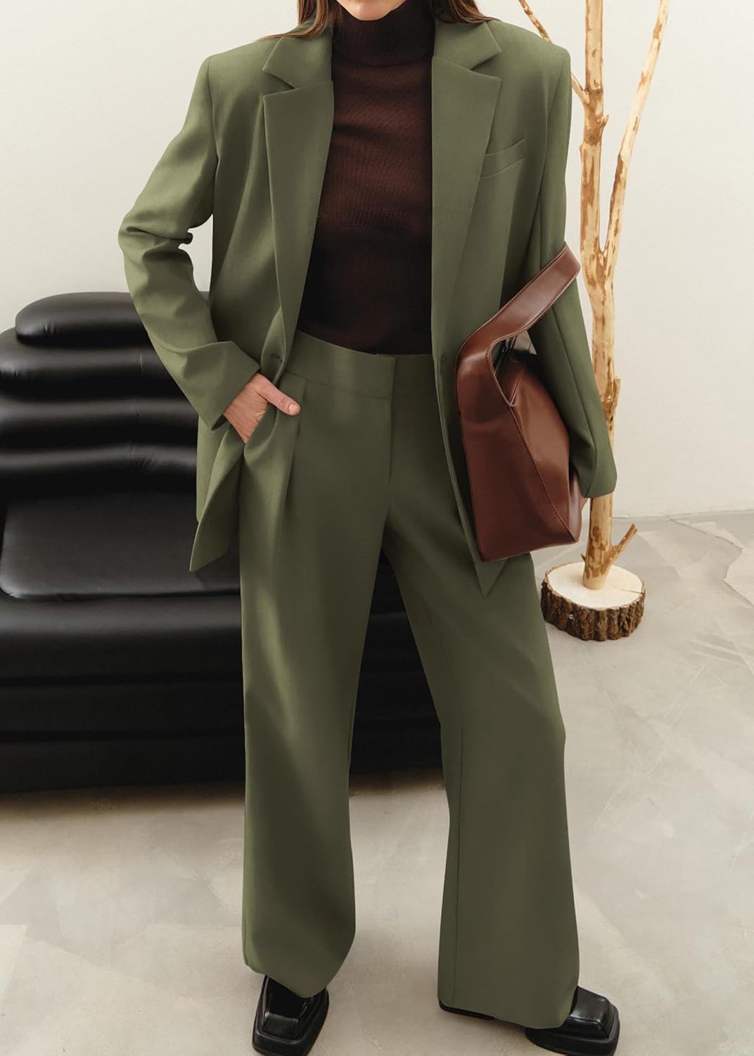 Dames mode: Mia blazer en pantalon set in een trendy oversized pasvorm.
