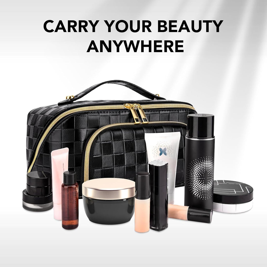 Interieur van ruime make-up organizer, waterdicht, met elastische vakken voor dames.