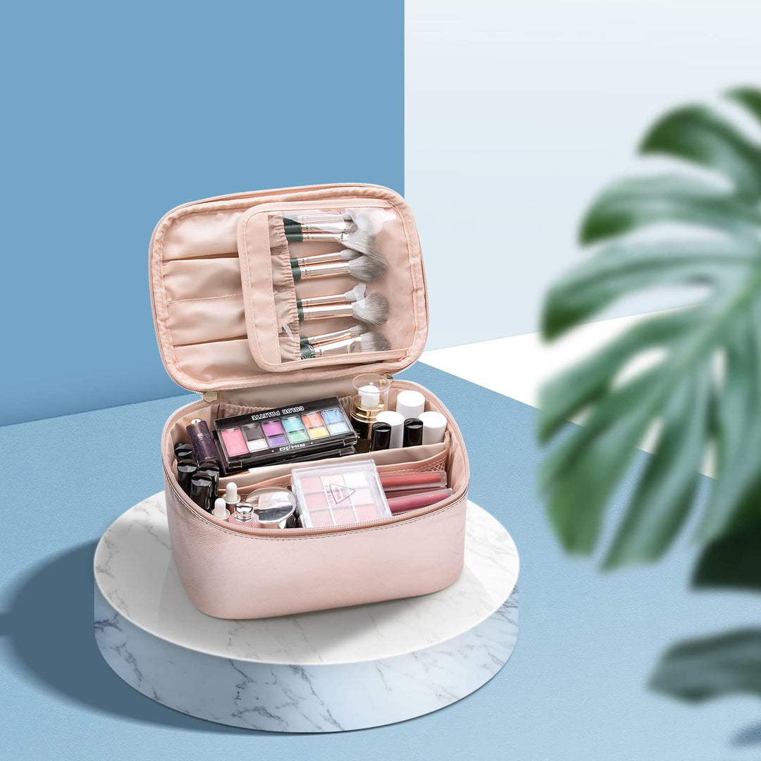 Make-up opbergsysteem met flexibele verdelers, ideaal voor reizen en dagelijks gebruik.