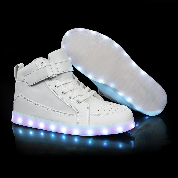 LumaBoost feestschoenen: trendy LED sneakers met oplaadbare zolen voor een onvergetelijke avond.