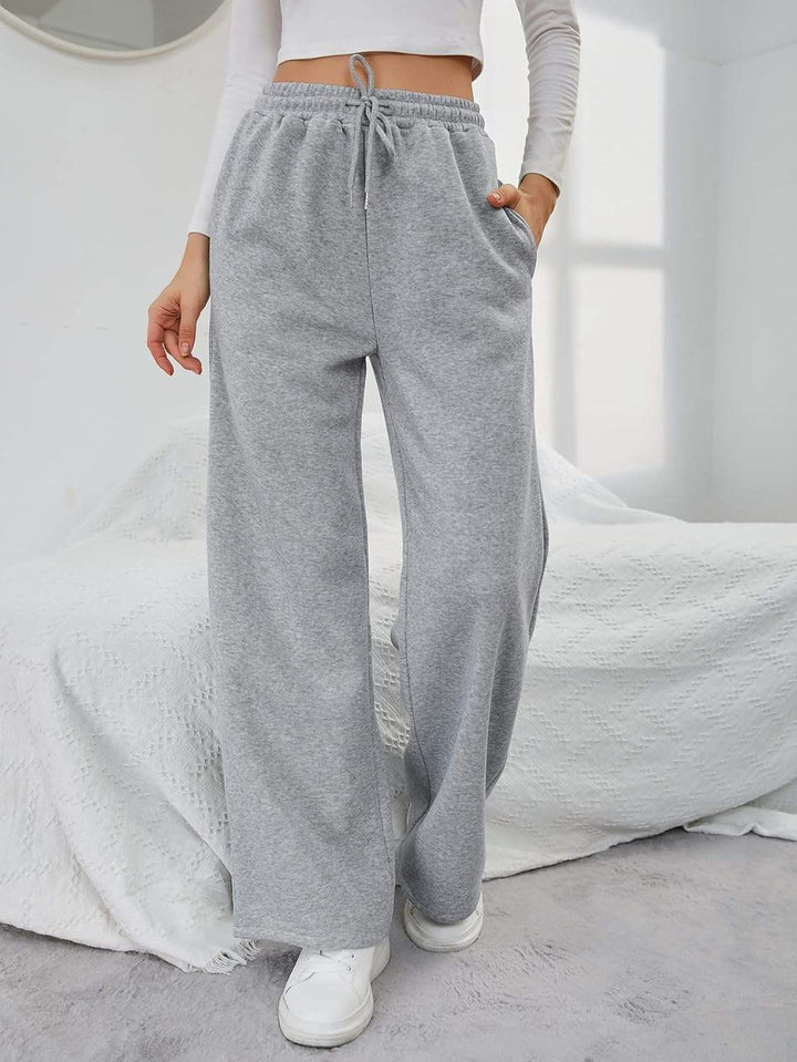 Comfortabele dames joggingbroek voor elke gelegenheid, ideaal voor ontspanning of casual gebruik. Zachte stof.