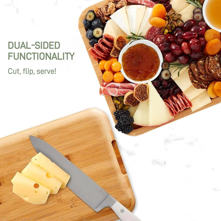 Savorya luxe bamboeplank met vergrendelbare deksel, perfect voor het serveren van charcuterie en hapjes.