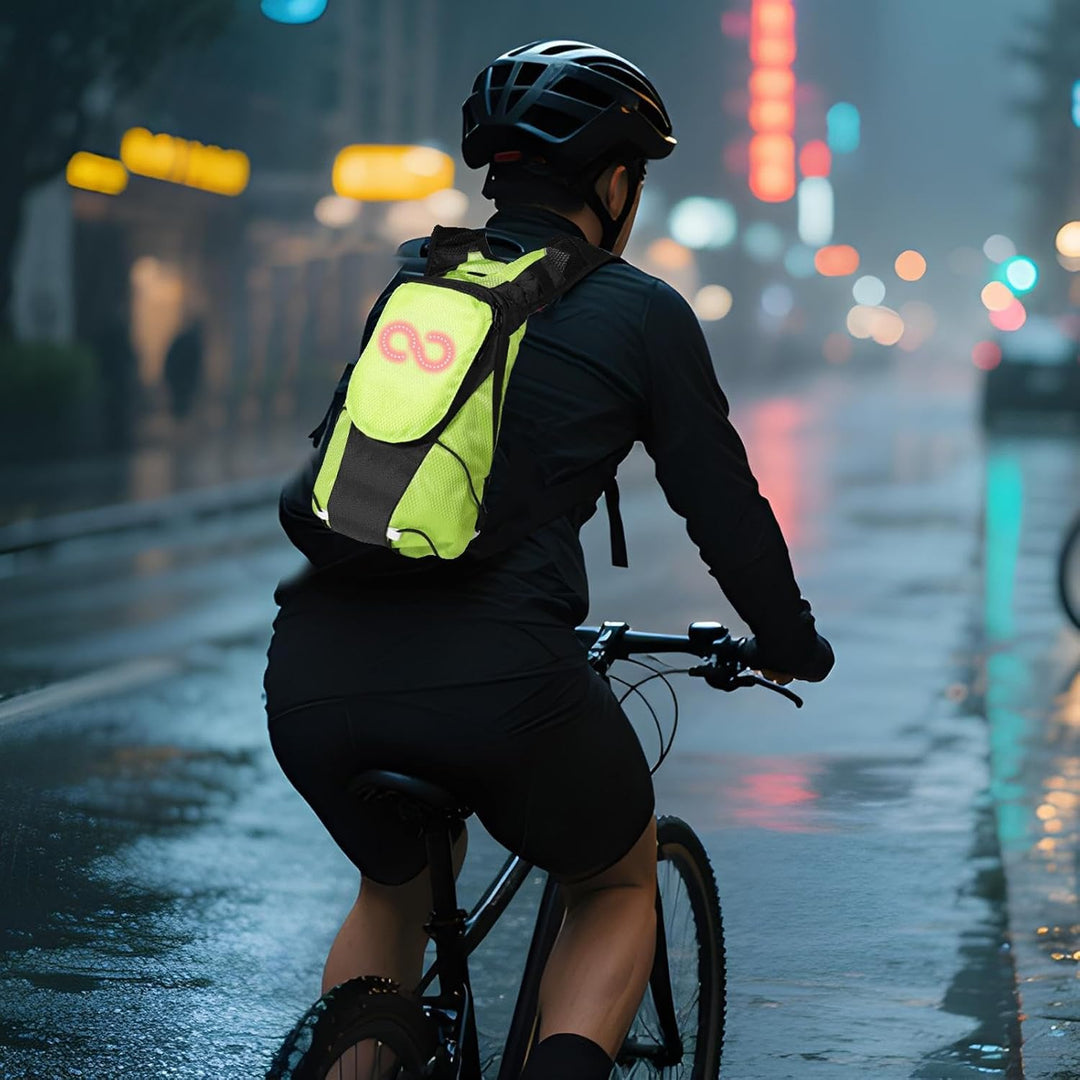 Duurzame LED motorfietsrugzak, waterdicht en zichtbaar voor alle weersomstandigheden.