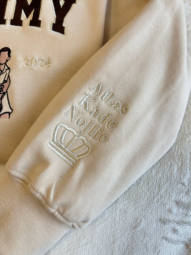 Liefdevol cadeau: DadStitch unisex hoodie met geborduurde foto, een onvergetelijke verrassing voor papa.