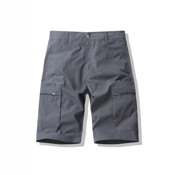 Khaki heren cargo shorts, ideaal voor buitenactiviteiten, met robuuste ritszakken voor veiligheid.