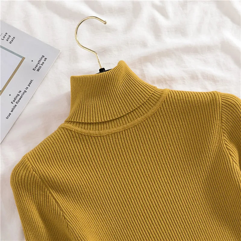 Zachte gebreide dames trui met col. Effen en comfortabel, een must-have voor herfst.
