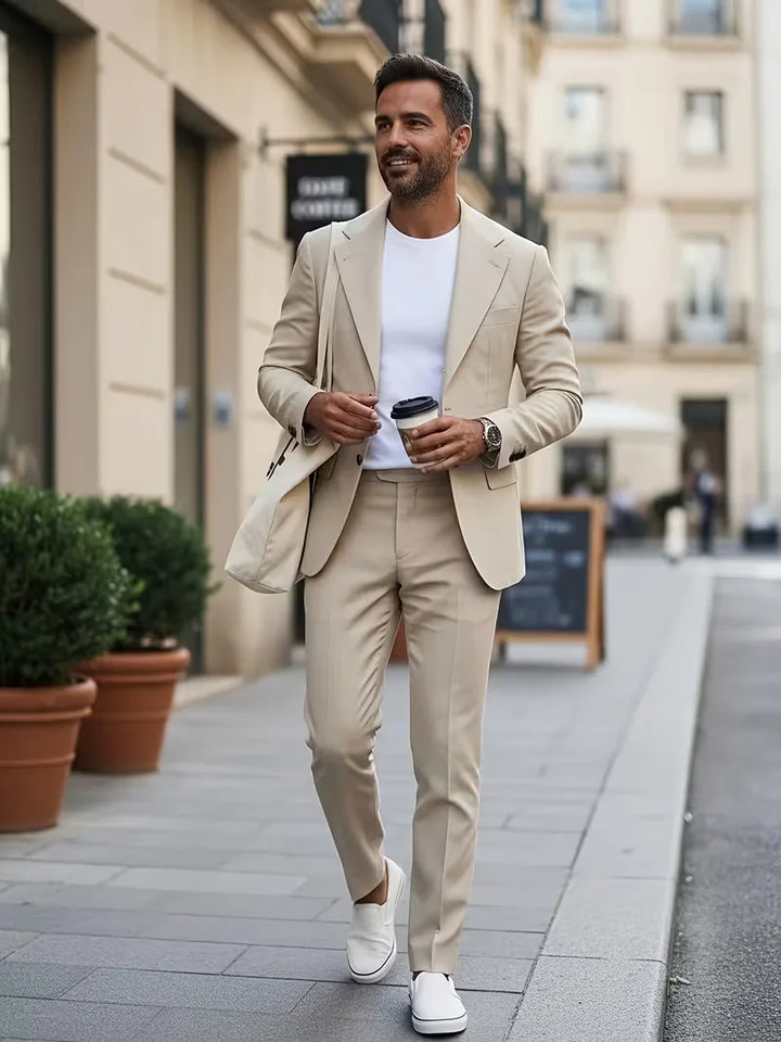 Elegant slim fit herenkostuum voor de lente en zomer, voor een frisse en stijlvolle verschijning.