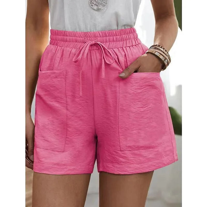 Comfortabele dames shorts met hoge taille en elastische band. Veelzijdige vrijetijdskleding voor de zomer.