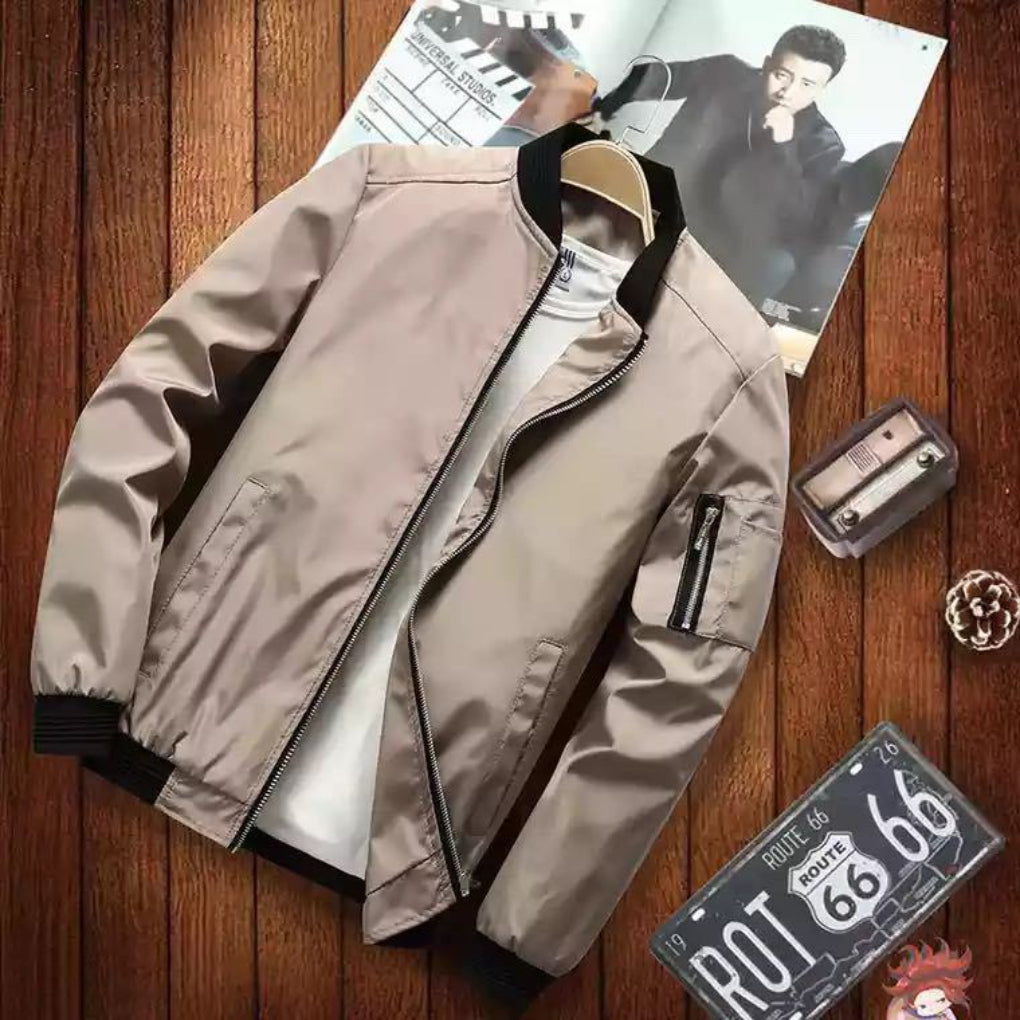 Stijlvolle heren zomerjas met ritssluiting en handige zakken. Comfortabele en modieuze casual bovenkleding voor mannen.