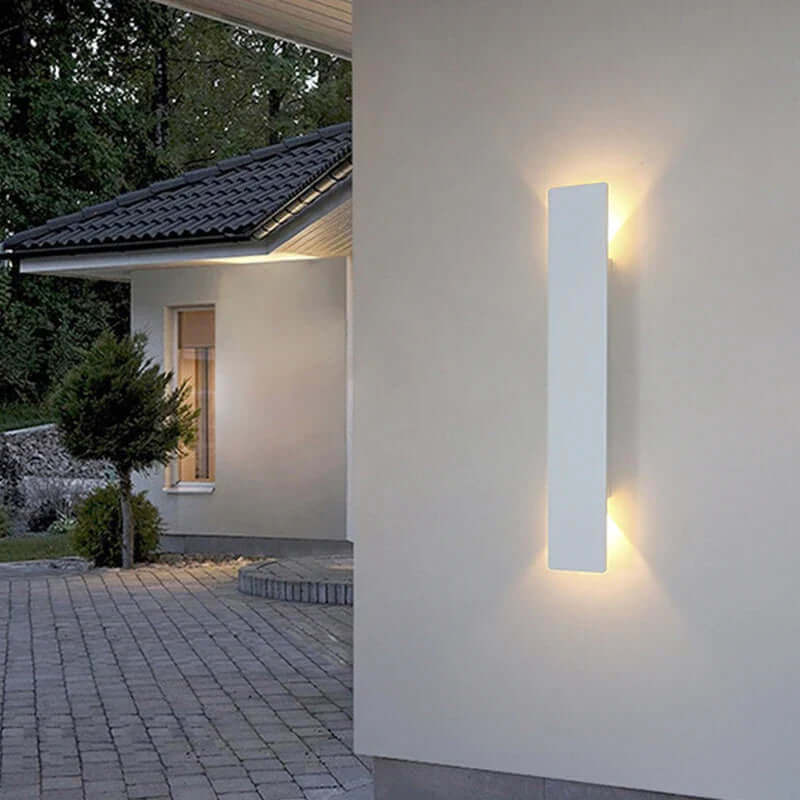Gevelverlichting: energiezuinige LED wandlamp van aluminium, IP65 waterdicht.